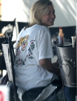 AG_827453_005.jpg
