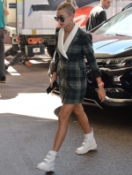 BGUK_Hailey_Baldwin_02-1.jpg