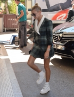 BGUK_Hailey_Baldwin_03-1.jpg