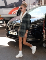 BGUK_Hailey_Baldwin_08-1.jpg