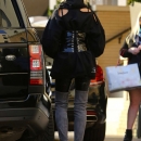 Hailey-Baldwin-out-in-Beverly-Hills--04.jpg