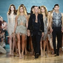 Hailey-Baldwin_-Julien-MacDonald-Fashion-Show-2016--31.jpg
