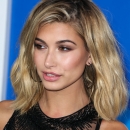 Hailey_Baldwin_002~2.jpg