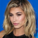 Hailey_Baldwin_003~2.jpg