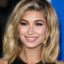 Hailey_Baldwin_008~1.jpg