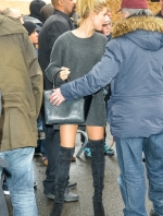 Hailey_Baldwin_281129~9.jpg