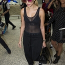 Hailey_Baldwin_281329~6.jpg