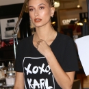 Hailey_Baldwin_281529~2.jpg