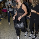 Hailey_Baldwin_281929~6.jpg
