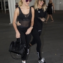 Hailey_Baldwin_282729~2.jpg