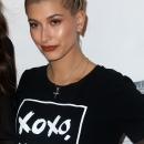 Hailey_Baldwin_282829~2.jpg