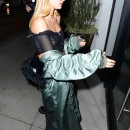 Hailey_Baldwin_283029~3.jpg