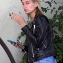 Hailey_Baldwin_28429~3.jpg