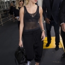Hailey_Baldwin_28429~6.jpg