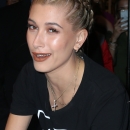 Hailey_Baldwin_28629~3.jpg