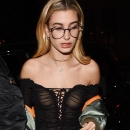 Hailey_Baldwin_28629~6.jpg