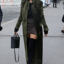 Hailey_Baldwin_28829_28129~0.jpg