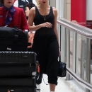 Hailey_Baldwin_28829~6.jpg
