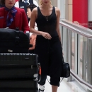 Hailey_Baldwin_28929~7.jpg
