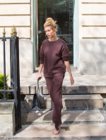 INSTAR_Hailey_Baldwin_Shopping_In_Paris_3341843773.jpg