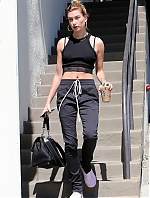 Instar_Hailey_Baldwin_in_Weho_10011179250.jpg
