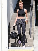 Instar_Hailey_Baldwin_in_Weho_10011179251.jpg