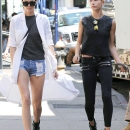 Filename=Kendall_Jenner_05.jpg
Filesize=890KiB
Dimensions=2100x3150
Date added=Jan 27, 2017 Kendall_Jenner_05.jpg