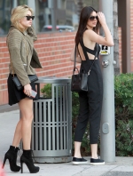 Filename=Kendall_Jenner_25.jpg
Filesize=1962KiB
Dimensions=3456x5184
Date added=Apr 21, 2017 Kendall_Jenner_25.jpg