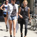 Filename=Kendall_Jenner_34.jpg
Filesize=879KiB
Dimensions=2100x3150
Date added=Jan 27, 2017 Kendall_Jenner_34.jpg