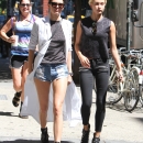 Filename=Kendall_Jenner_35.jpg
Filesize=926KiB
Dimensions=2100x3150
Date added=Jan 27, 2017 Kendall_Jenner_35.jpg