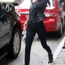 Kendall_Jenner_Kendall_Jenner_Hailey_Baldwin_uk3OW7QSE9Hx.jpg