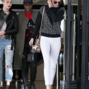 Kendall_Jenner___Hailey_Baldwin_03~0.jpg