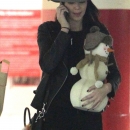 Kendall_Jenner___Hailey_Baldwin_08.jpg