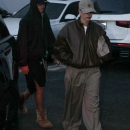 Portal_Hailey_Bieber_282629~0.jpg