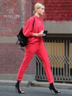 Filename=Startraks_Hailey_Baldwin_in_Soho_1141502793.jpg
Filesize=1340KiB
Dimensions=1155x1732
Date added=Apr 29, 2017 Startraks_Hailey_Baldwin_in_Soho_1141502793.jpg