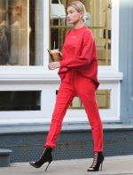 Filename=Startraks_Hailey_Baldwin_in_Soho_1141502796.jpg
Filesize=1252KiB
Dimensions=1155x1732
Date added=Apr 29, 2017 Startraks_Hailey_Baldwin_in_Soho_1141502796.jpg