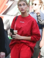 Filename=Startraks_Hailey_Baldwin_in_Soho_1141502802.jpg
Filesize=1011KiB
Dimensions=1154x1731
Date added=Apr 29, 2017 Startraks_Hailey_Baldwin_in_Soho_1141502802.jpg