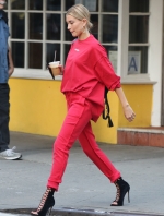 Filename=Startraks_Hailey_Baldwin_in_Soho_1141502803.jpg
Filesize=1136KiB
Dimensions=1155x1732
Date added=Apr 29, 2017 Startraks_Hailey_Baldwin_in_Soho_1141502803.jpg