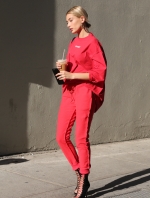 Filename=Startraks_Hailey_Baldwin_in_Soho_1141502816.jpg
Filesize=1475KiB
Dimensions=1154x1731
Date added=Apr 29, 2017 Startraks_Hailey_Baldwin_in_Soho_1141502816.jpg