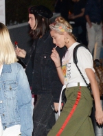 X17_kendall_jenner_Hailey_042117_01.jpg