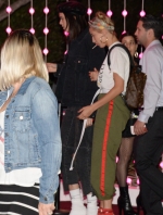 Filename=X17_kendall_jenner_Hailey_042117_03.jpg
Filesize=1525KiB
Dimensions=1683x2483
Date added=Apr 22, 2017 X17_kendall_jenner_Hailey_042117_03.jpg