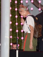 X17_kendall_jenner_Hailey_042117_04.jpg