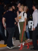 X17_kendall_jenner_Hailey_042117_07.jpg