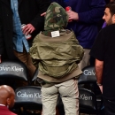 hailey-baldwin-at-nets-game-in-brooklyn-12-14-2016_5.jpg
