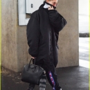 hailey-baldwin-jets-off-to-paris-03.jpg