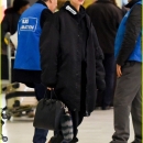 hailey-baldwin-jets-off-to-paris-06.jpg