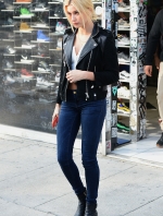 hailey-baldwin-out-and-about-in-los-angeles-1212015-1.jpg