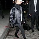 hailey-baldwin-out-and-about-in-new-york-01-15-2017_11.jpg