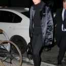 hailey-baldwin-out-and-about-in-new-york-01-15-2017_13.jpg