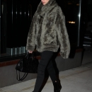 hailey-baldwin-out-and-about-in-new-york-01-15-2017_4.jpg